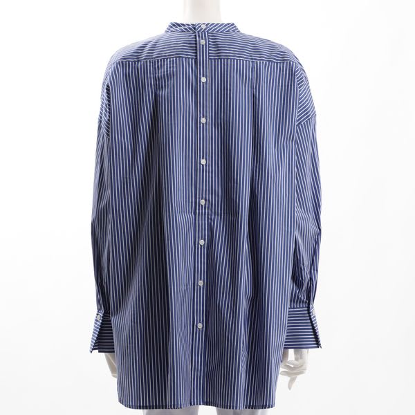 ストライプ柄バックボタンブラウス