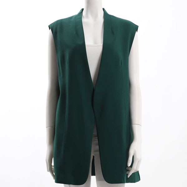 バックスリットジレ