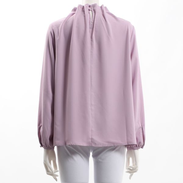 タックデザインネックブラウス