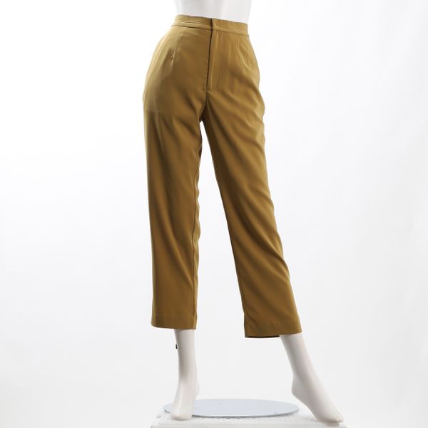 シンプルテーパードパンツ
