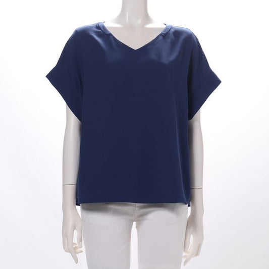 ゆったりめVネックブラウス