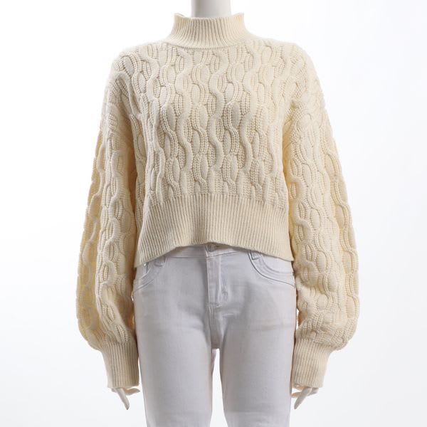 ハイネックケーブルニット