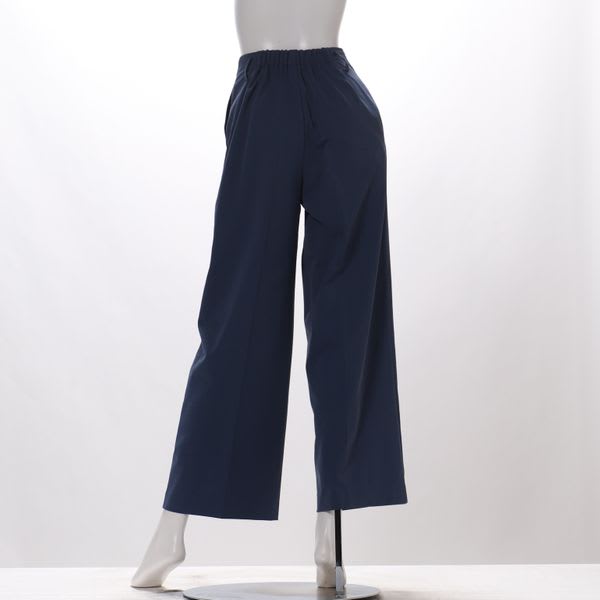 シンプルデザインワイドパンツ