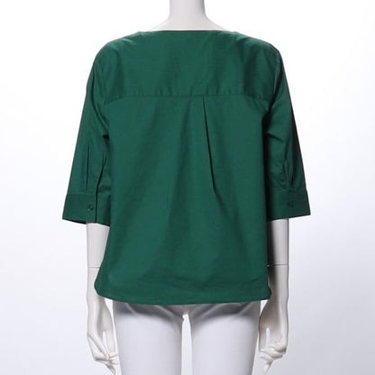 タックデザインブラウス