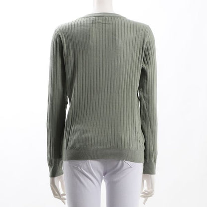 ケーブル模様クルーネックニット