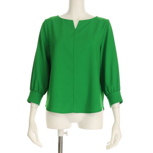 オープンフロントネックブラウス