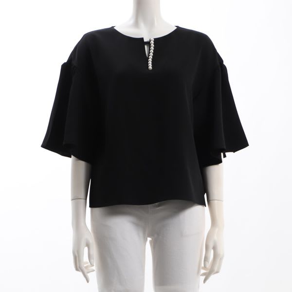 パールアクセントフレアスリーブブラウス