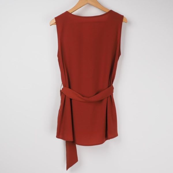 ウエストDカンベルトノースリーブブラウス