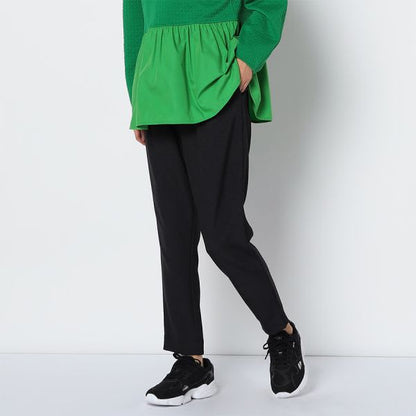 シンプルデザインタックテーパードパンツ