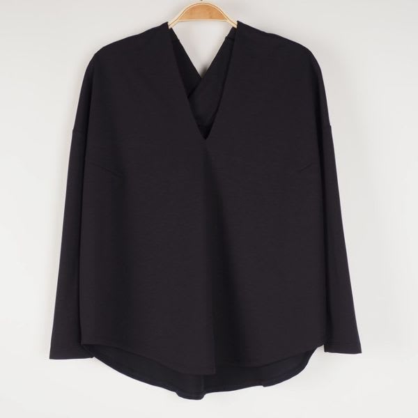 Vライン切り替えトップス