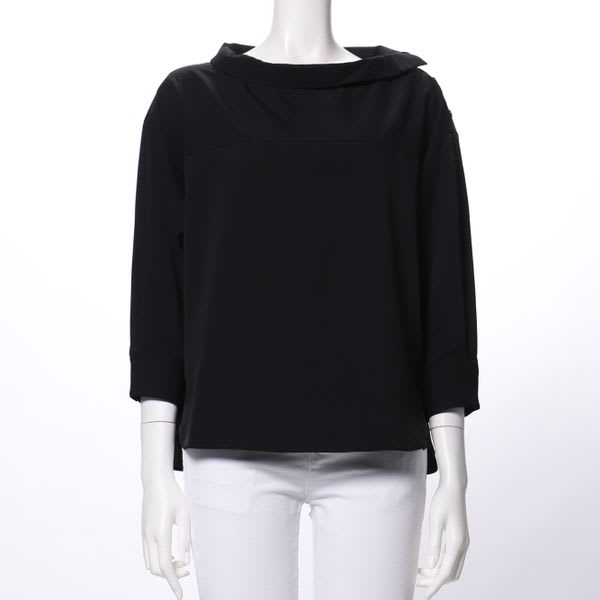 ロールネックボタンブラウス