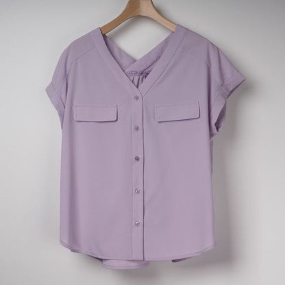 ギャザー入りバックVネックブラウス