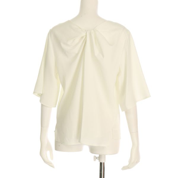 バックねじりシャツ