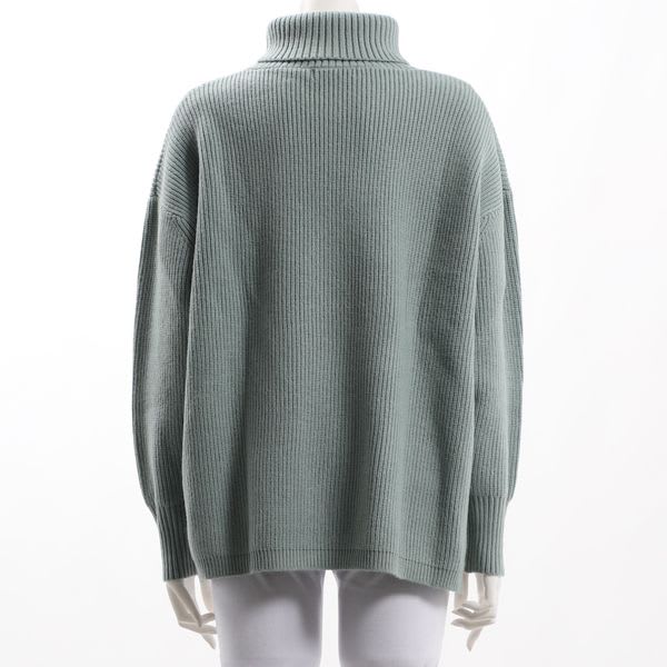 ドロップショルダーミドルゲージタートルネックニット