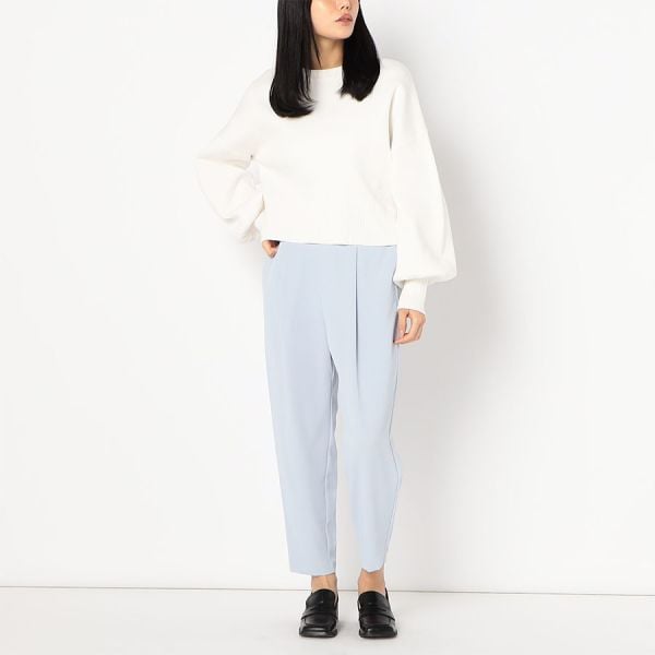 ショート丈クルーネックニット