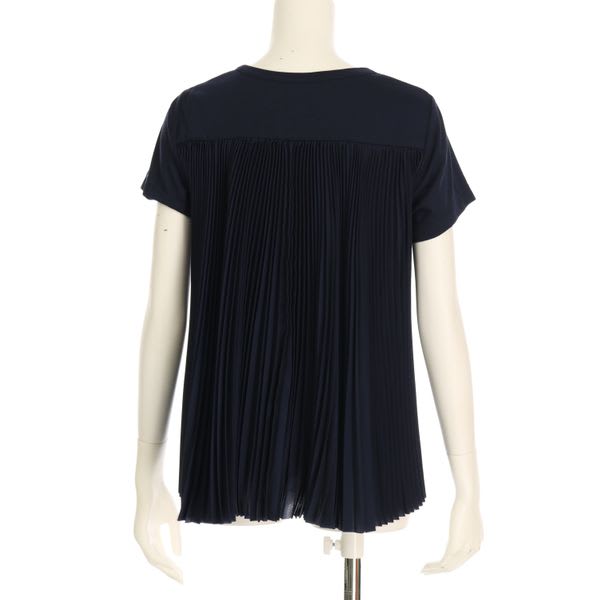 バックプリーツカットソー