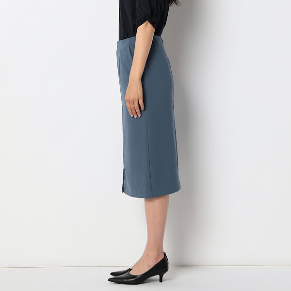 センターシームフロントスリットタイトスカート