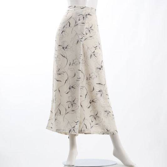 花柄ラップ風パンツ