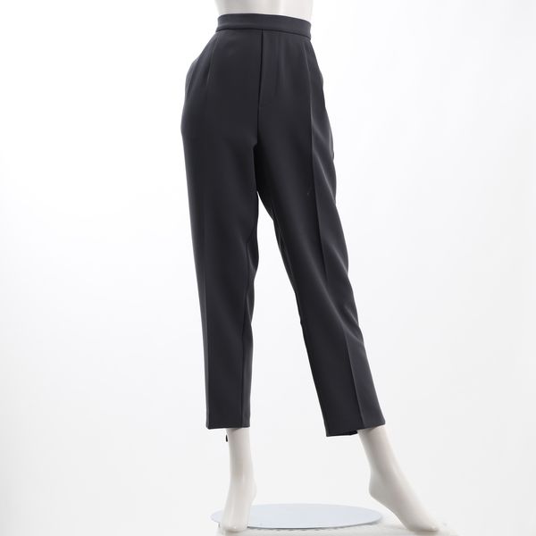 テーパードパンツ