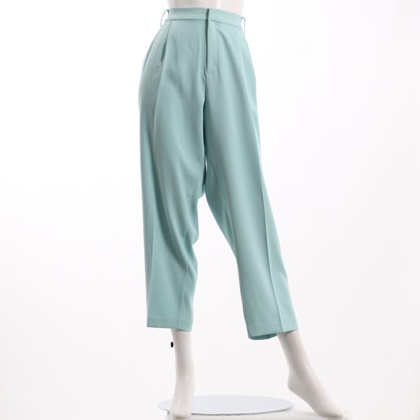 美脚タックテーパードパンツ