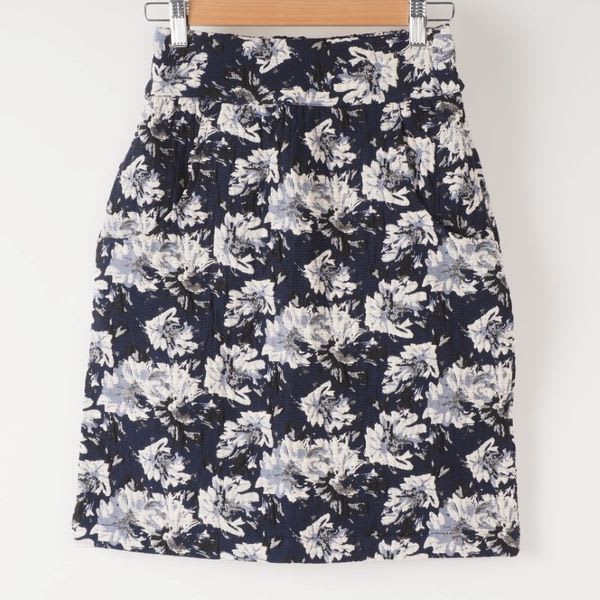 花柄タイトスカート