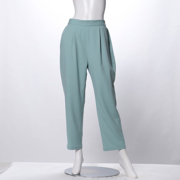 タック入りテーパードパンツ