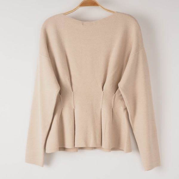 ペプラムデザインニット