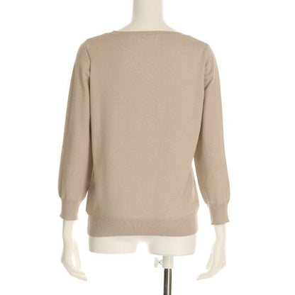 シンプルラウンドネックニット