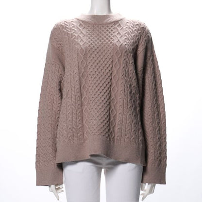 ケーブル編みニット