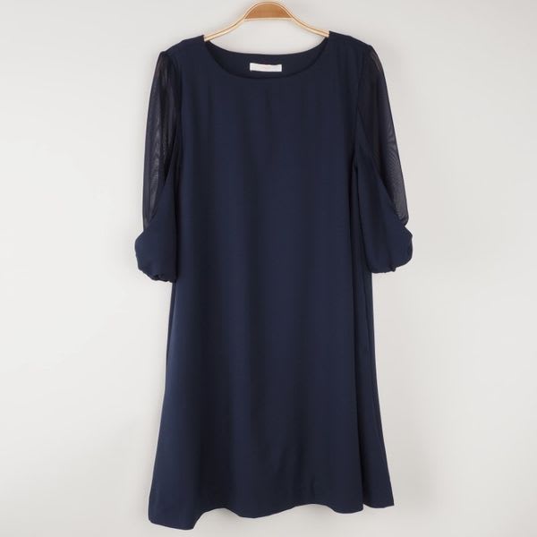 袖切り替えデザインワンピース