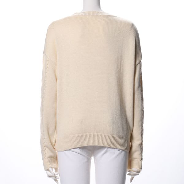 クルーネックケーブルニット