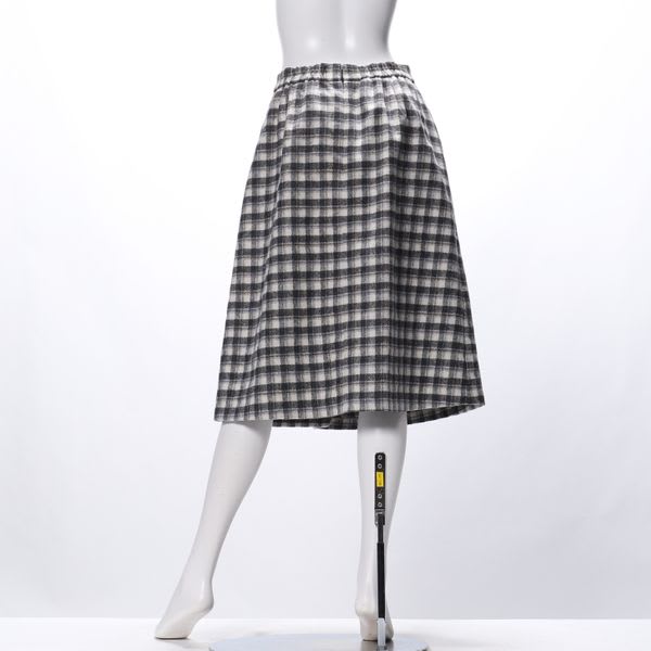 チェック柄ラップ風台形スカート