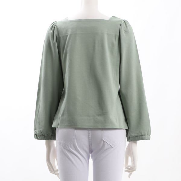 スクエアネックカットソー