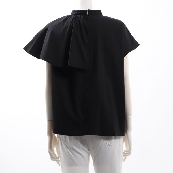 アシンメトリーフリルブラウス