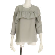 胸フリルブラウス