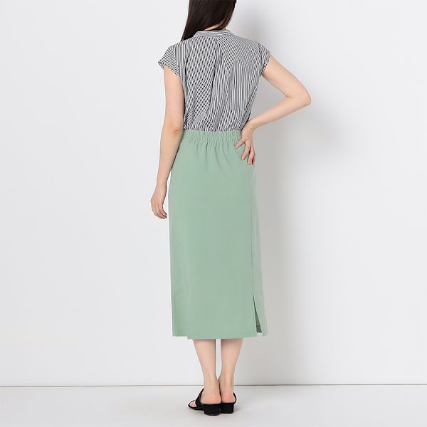 バックサイドスリットタイトスカート
