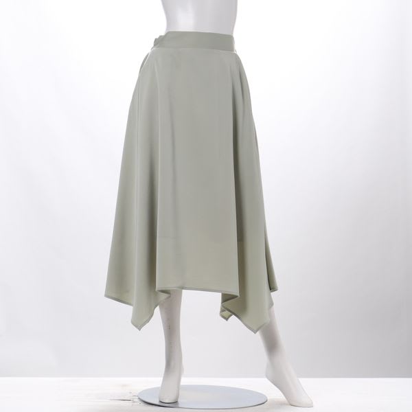 バックゴムイレギュラーヘムフレアスカート