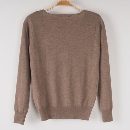 シンプルVネックニット