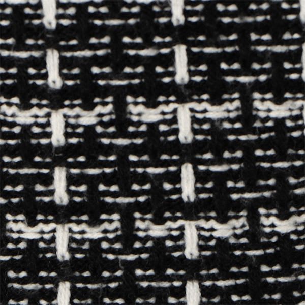 ドロップショルダーのツイードニット