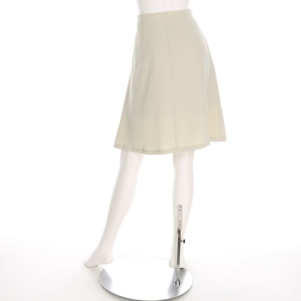 フロントタックフレアスカート