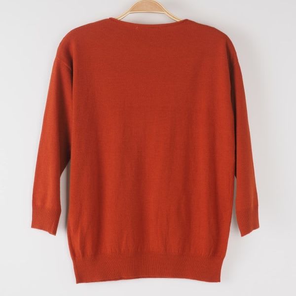 切りっぱなしデザインニット