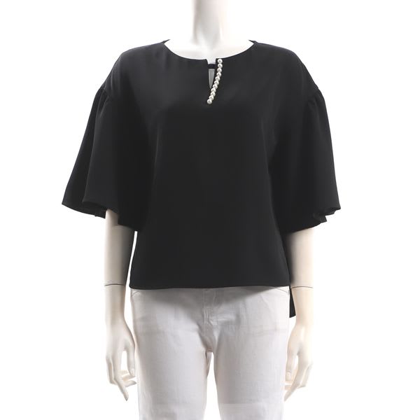 パールアクセントフレアスリーブブラウス