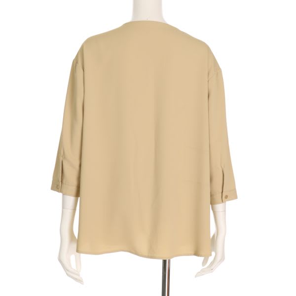 フロント釦Vネックブラウス