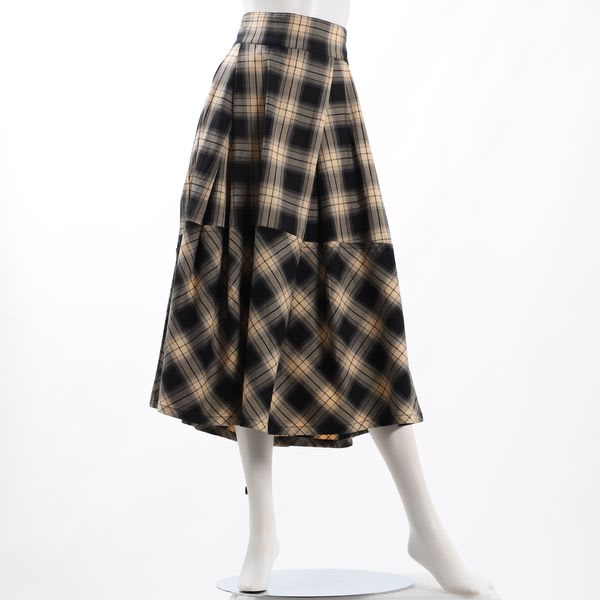 チェック柄タックフレアスカート