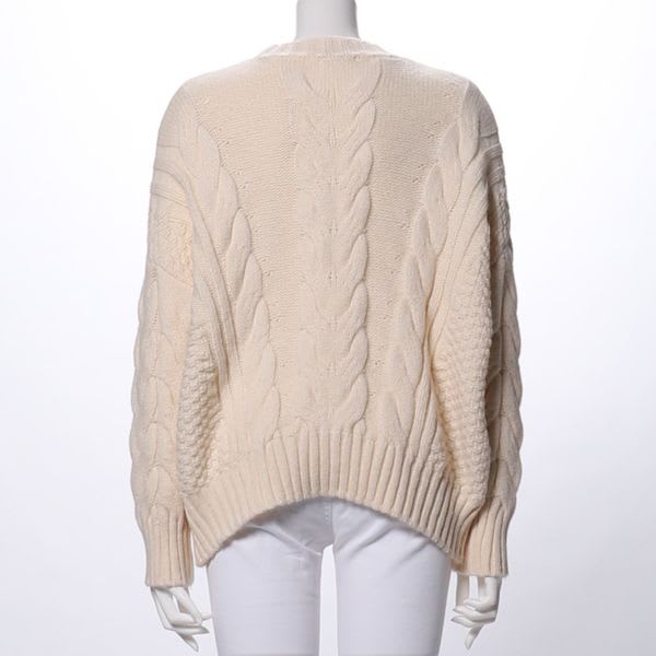 ドルマンスリーブケーブルニット