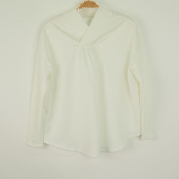 Vライン切り替えトップス