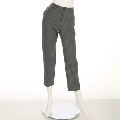 テーパードパンツ