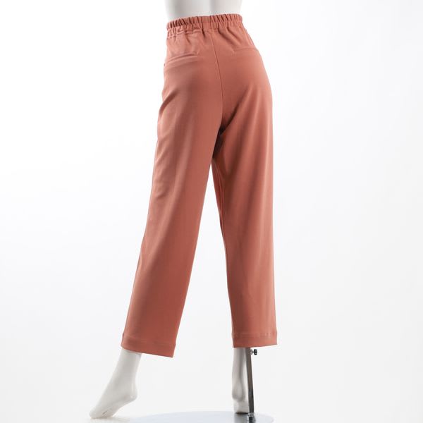 センターシームテーパードパンツ