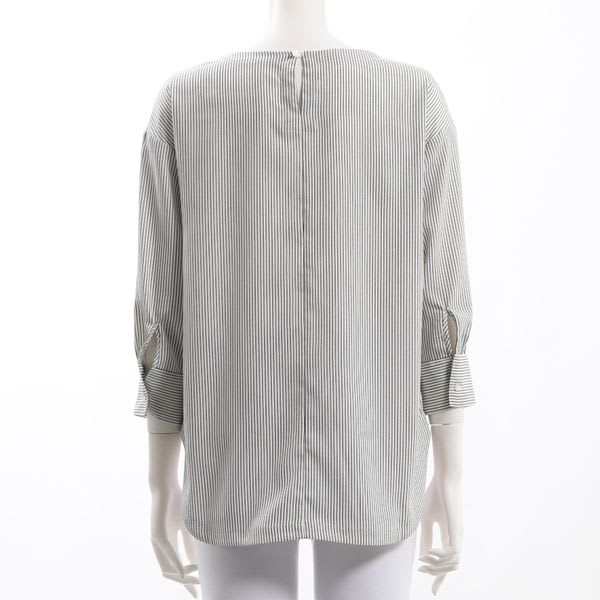 ストライプ柄Vネックブラウス