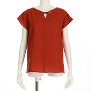 ネックラインアクセントブラウス